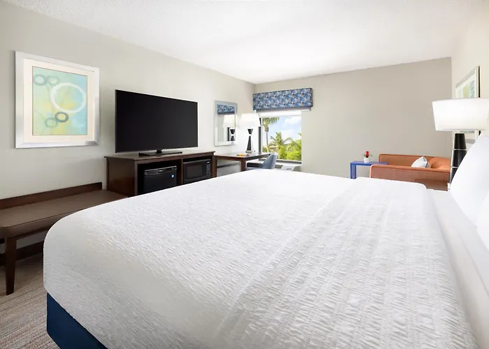 Hampton Inn Naples-Central
