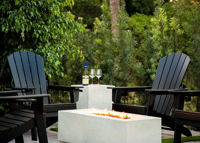 Black Vanilla Luxe Retreat - Sauna, Cold Plunge & Pure Relaxation